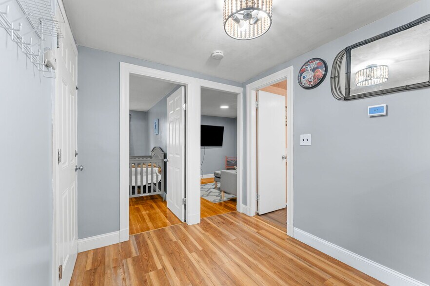 Building Photo - 44 Woodlawn Ave