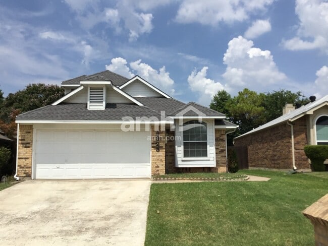 Building Photo - 923 Plantation Dr