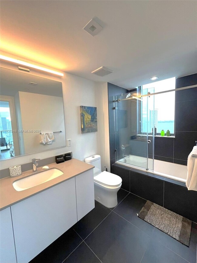 Building Photo - 1600 NE 1st Ave