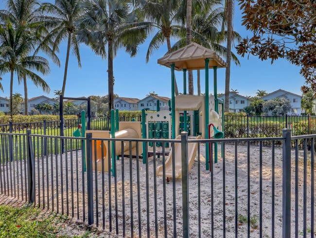 Building Photo - 2226 Oakmont Dr