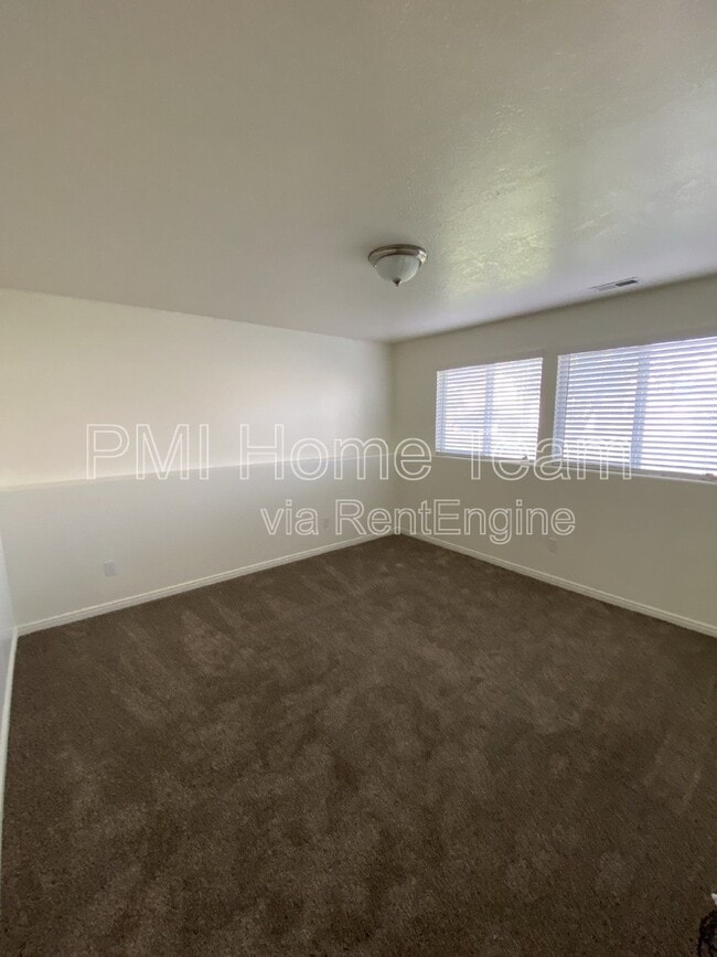 Building Photo - 1639 W 600 N