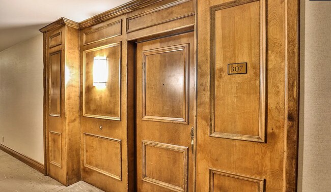 Building Photo - 880 W 1st St