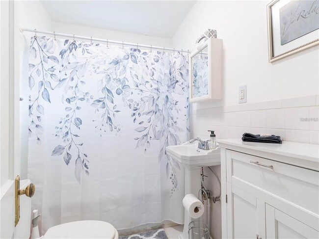 Building Photo - 103 E Mohawk Ave