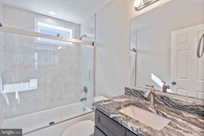 Building Photo - 3819 Roland Ave