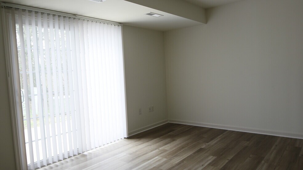 Building Photo - 11 Ramsgate Ln