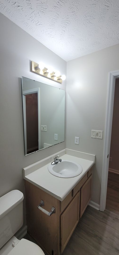 Building Photo - Beautiful 3 Bedroom home w/BONUS ROOM!!