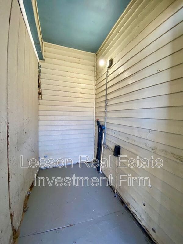 Building Photo - 609 Montgomery St