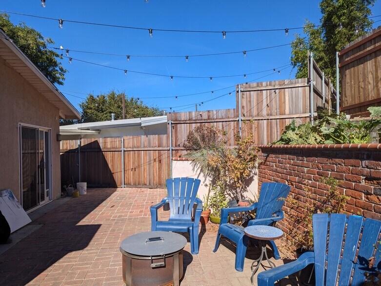 Building Photo - 1231 Montecito Dr