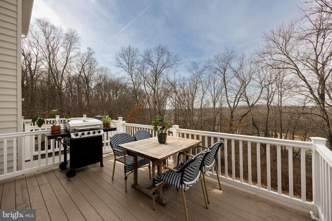 Building Photo - 1872 Thistle Ct