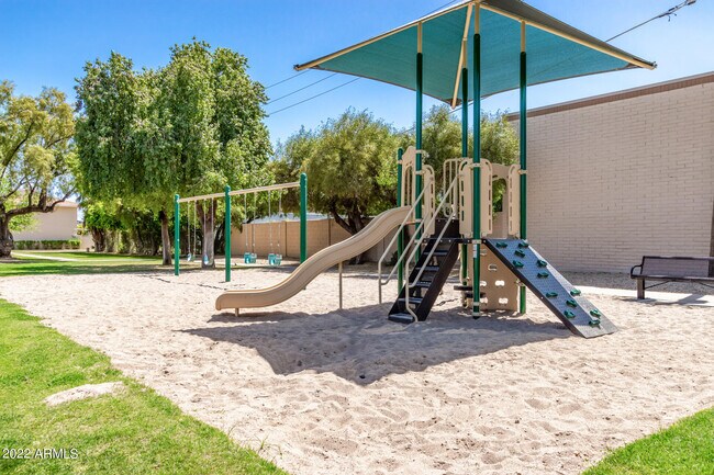 Building Photo - 8548 E McDonald Dr