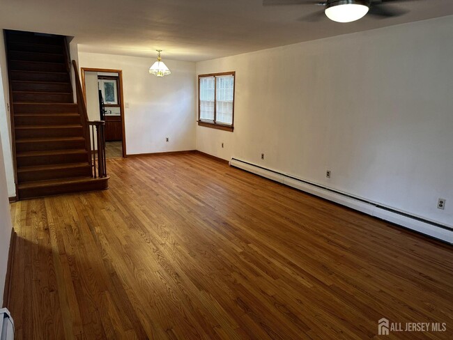 Building Photo - 7 Paul St