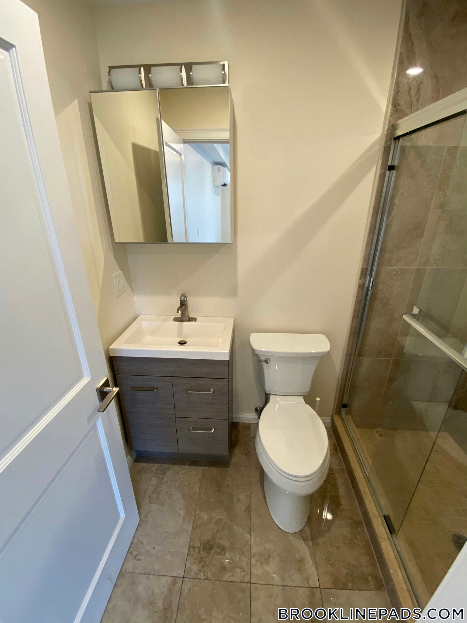 Building Photo - 1028a Commonwealth Ave