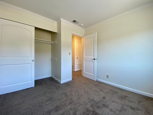 Building Photo - Newly Renovated Condo with NEW KITCHEN! - ...