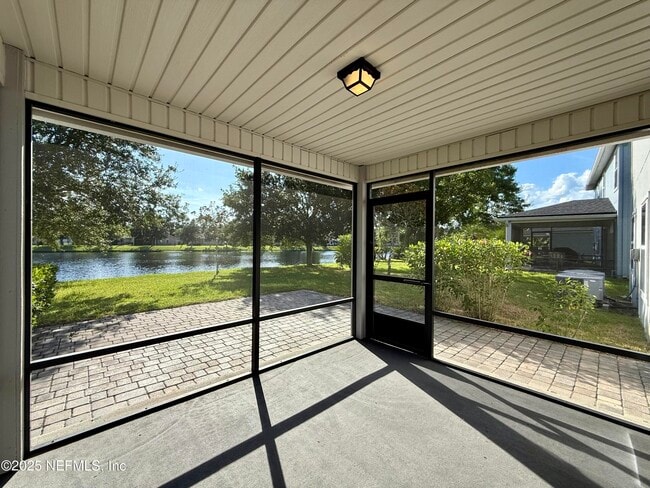 Building Photo - 105 N Aberdeenshire Dr