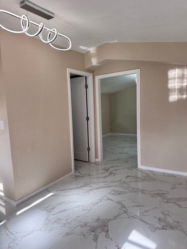 Building Photo - 1506 Orange Blossom Ave