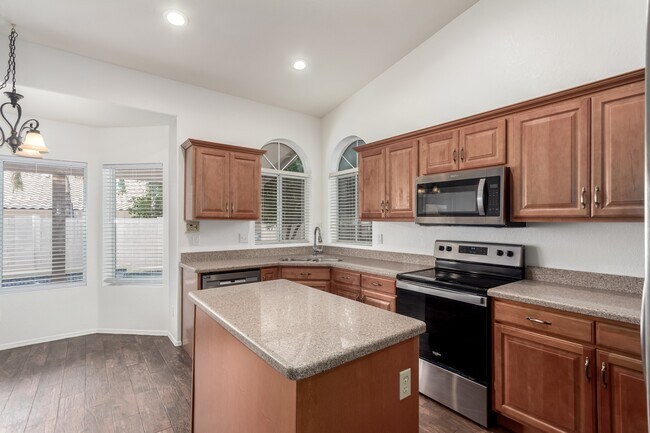 Building Photo - 9003 E Aster Dr