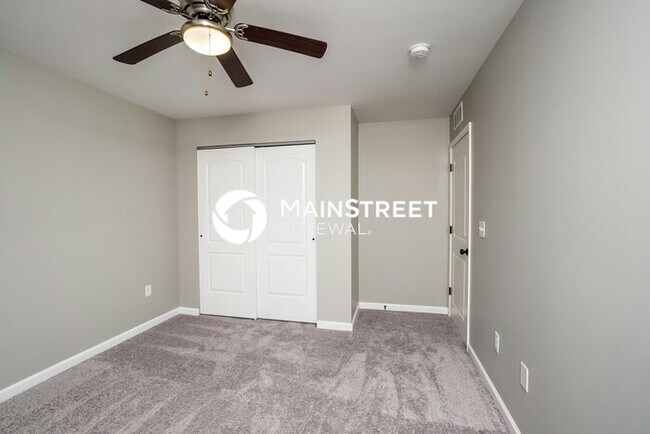 Building Photo - 3 Bedroom Pet-Friendly Home in Jeffersonvi...