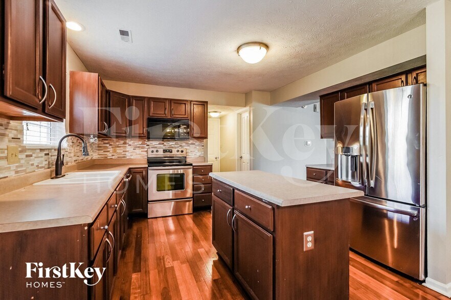 Building Photo - 1562 Winding Creek Trail