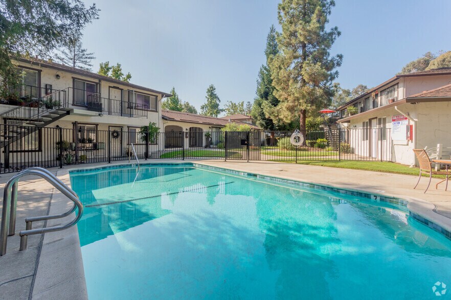 Casa Vasona Garden Apartments 859 University Ave Los Gatos CA 95032