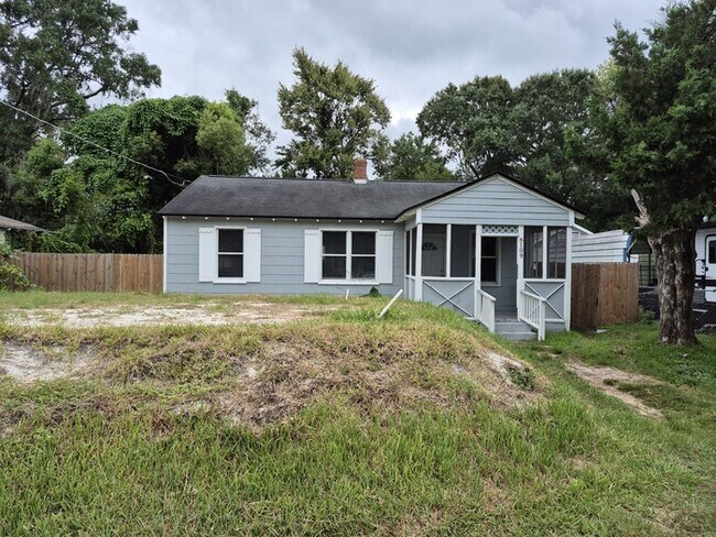 Primary Photo - Spacious 4-Bedroom Home with Detached Gara...
