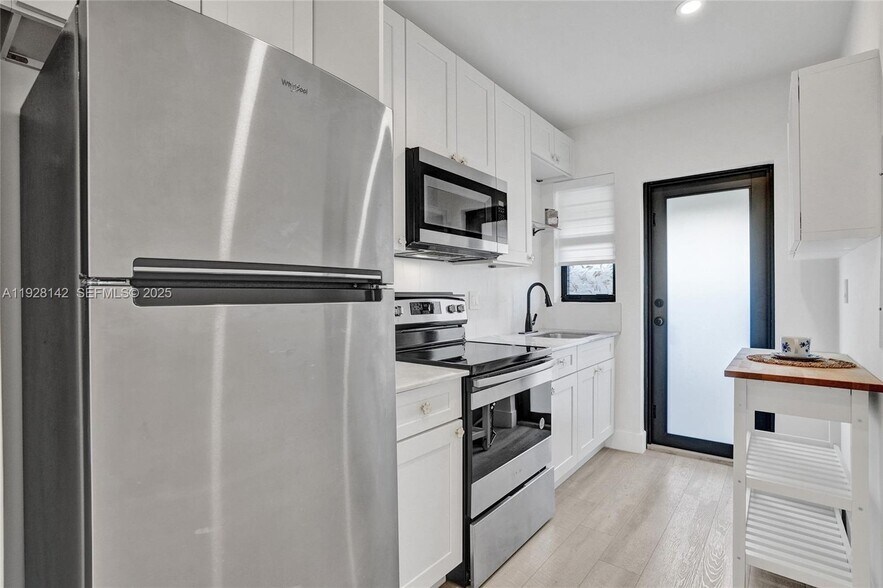 Building Photo - 1721 SW 13th St