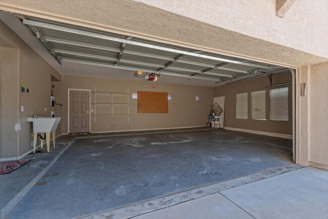 Building Photo - 17856 W Watson Ln