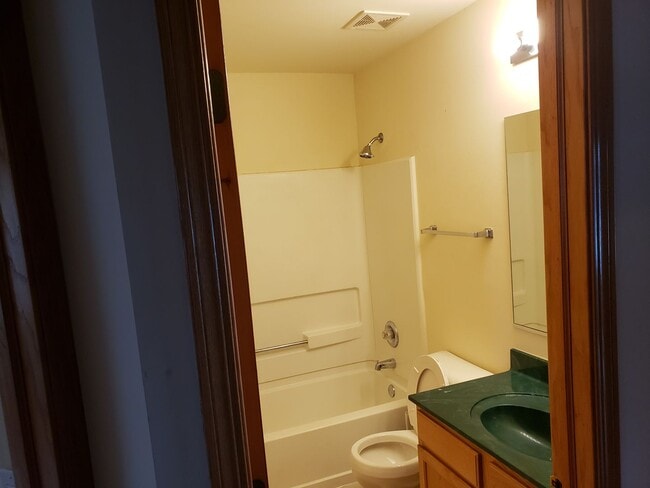 Building Photo - Updated 3 bd 2.5 ba updated home