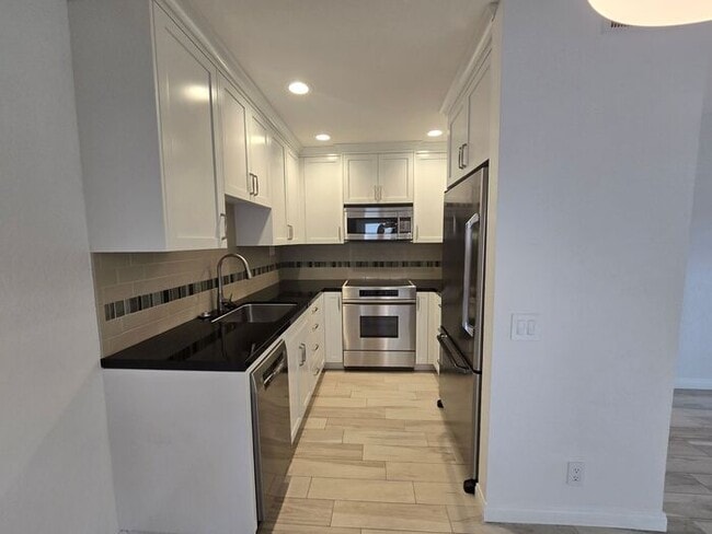 Building Photo - Private La Jolla Condo with Resort-Style Amenities Near UTC