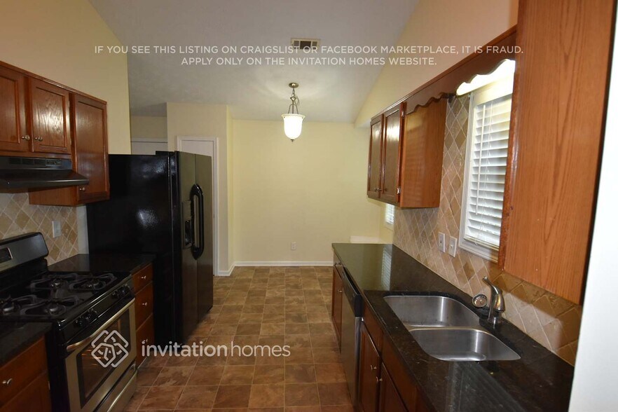 Building Photo - 1213 Trout Dr