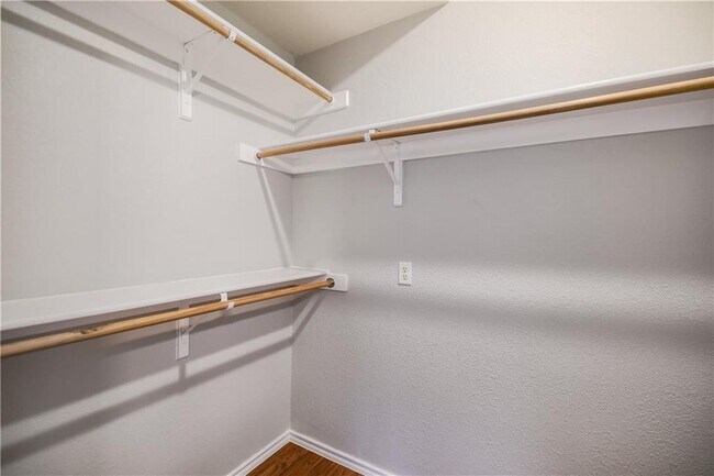 Building Photo - 3300 Reta Cove