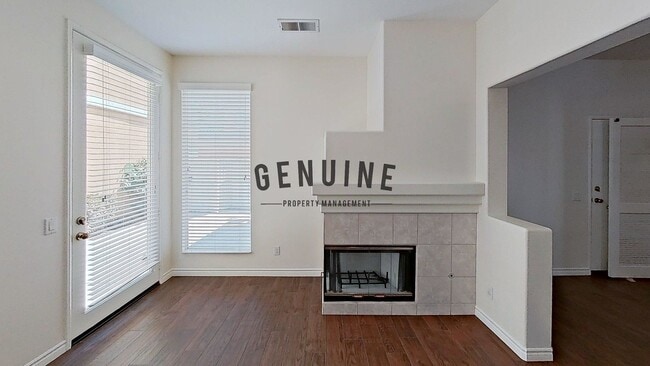 Building Photo - Spacious 3Bd 2.5Ba Home w/Den
