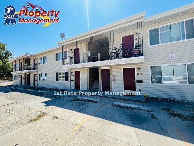 Primary Photo - 1215 W Beacon St