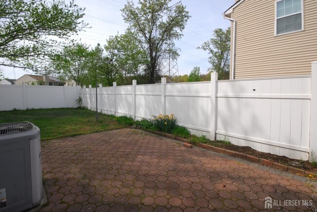 Building Photo - 96 Brewster Cir