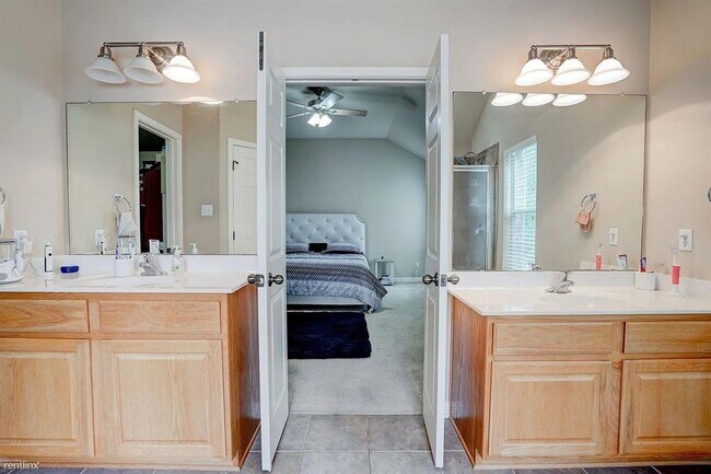 Building Photo - 3784 Turetella Dr