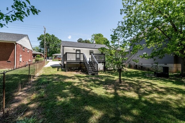 Building Photo - 713 Norris Ave