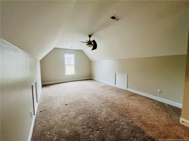 Building Photo - 96 Lamplighter Way