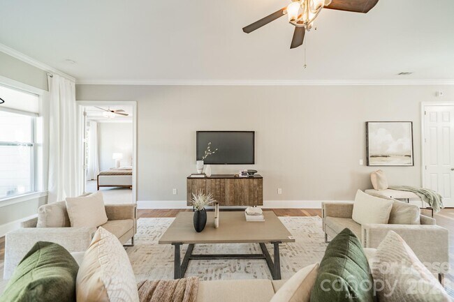 Building Photo - 15016 High Bluff Ct