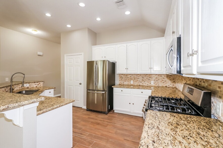Building Photo - 3103 Bronco Bluff Ct