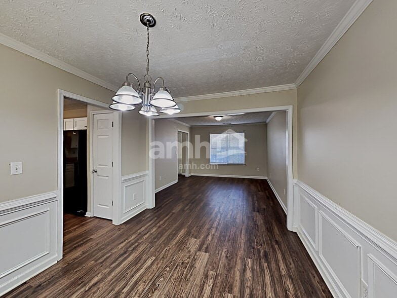 Building Photo - 1130 Saint Phillips Ct