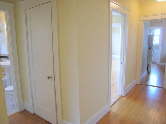 Building Photo - 168 Norfolk St