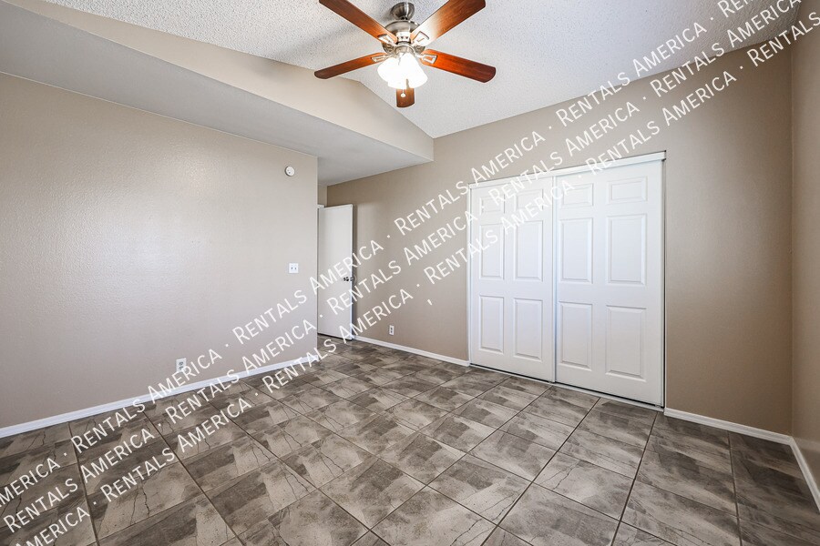 Building Photo - 10010 N 66th Ave
