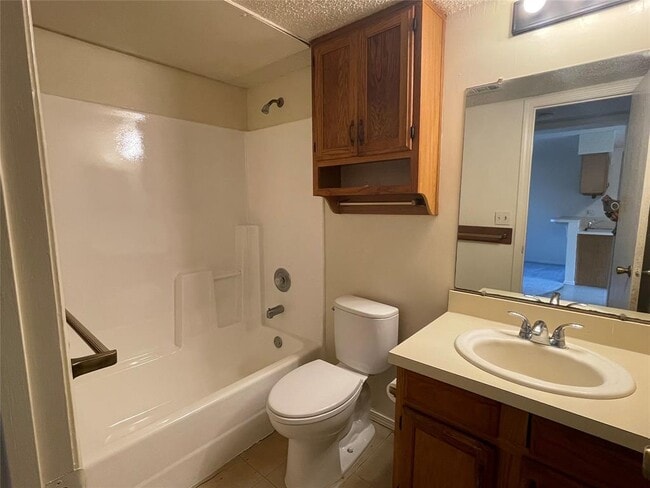 Building Photo - 113 Hillside Dr