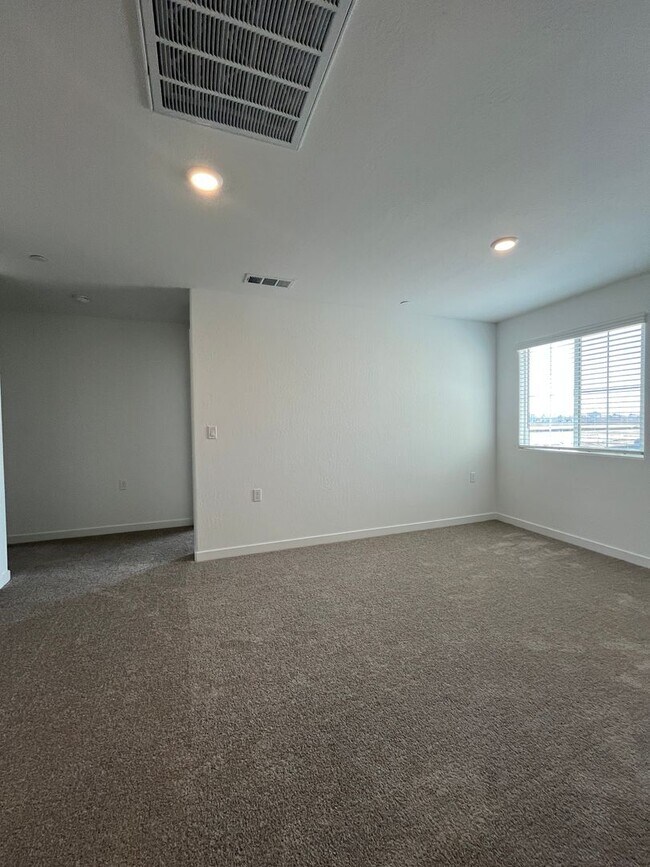 Building Photo - Newly Built Home located SE Visalia!  Coming Soon!