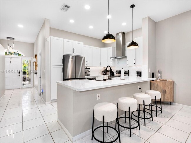 Building Photo - 835 NE 17th Way