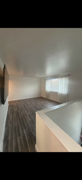 Building Photo - 7598 S 2290 W