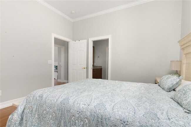 Building Photo - 216 Eastpark Dr