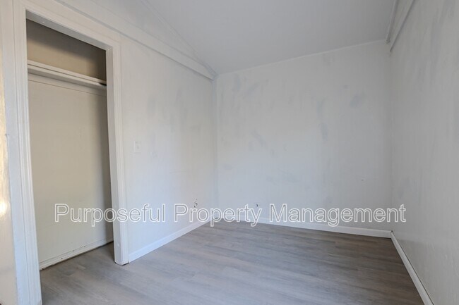 Building Photo - 1245 SW 19th St