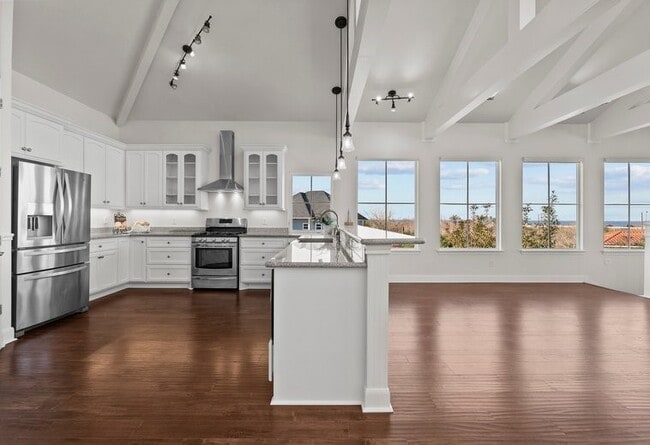 Building Photo - 2727 E Bayshore Dr