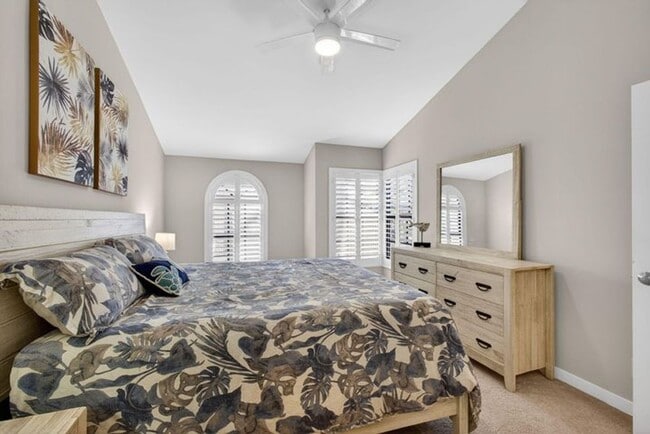 Building Photo - 2320 Treasure Isle Dr