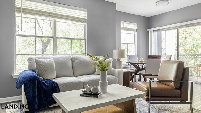 Building Photo - 100 Peyton Pl SW